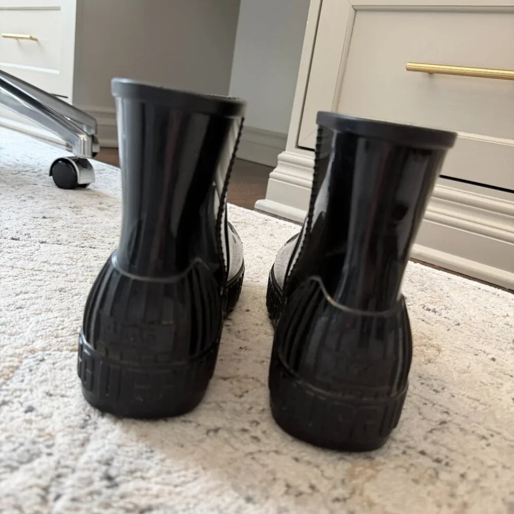 UGG DRIZLITA Waterproof Shearling Lined Boots